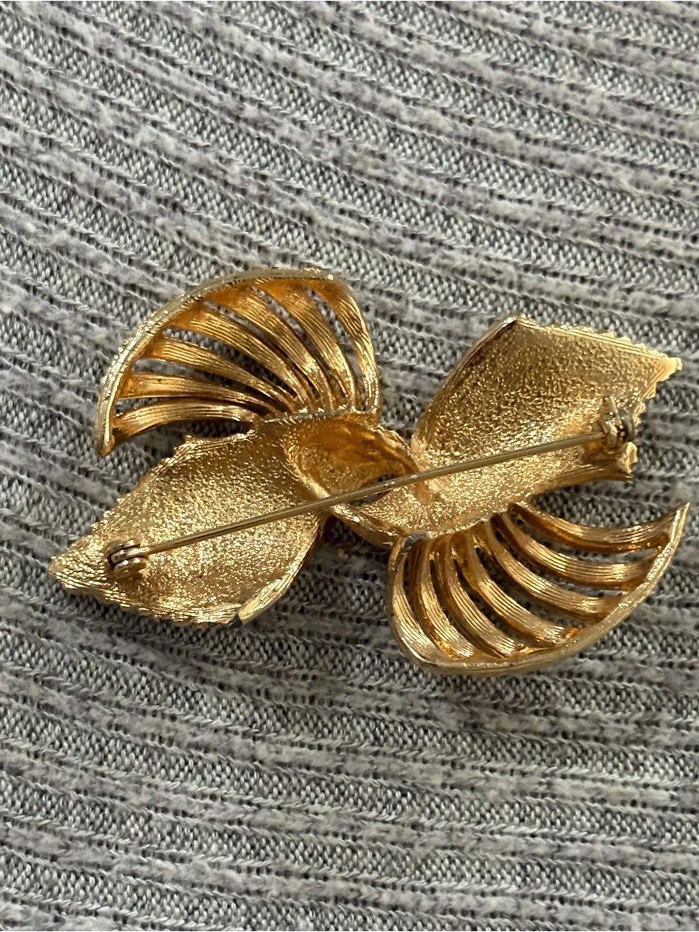N/A it brooch gives